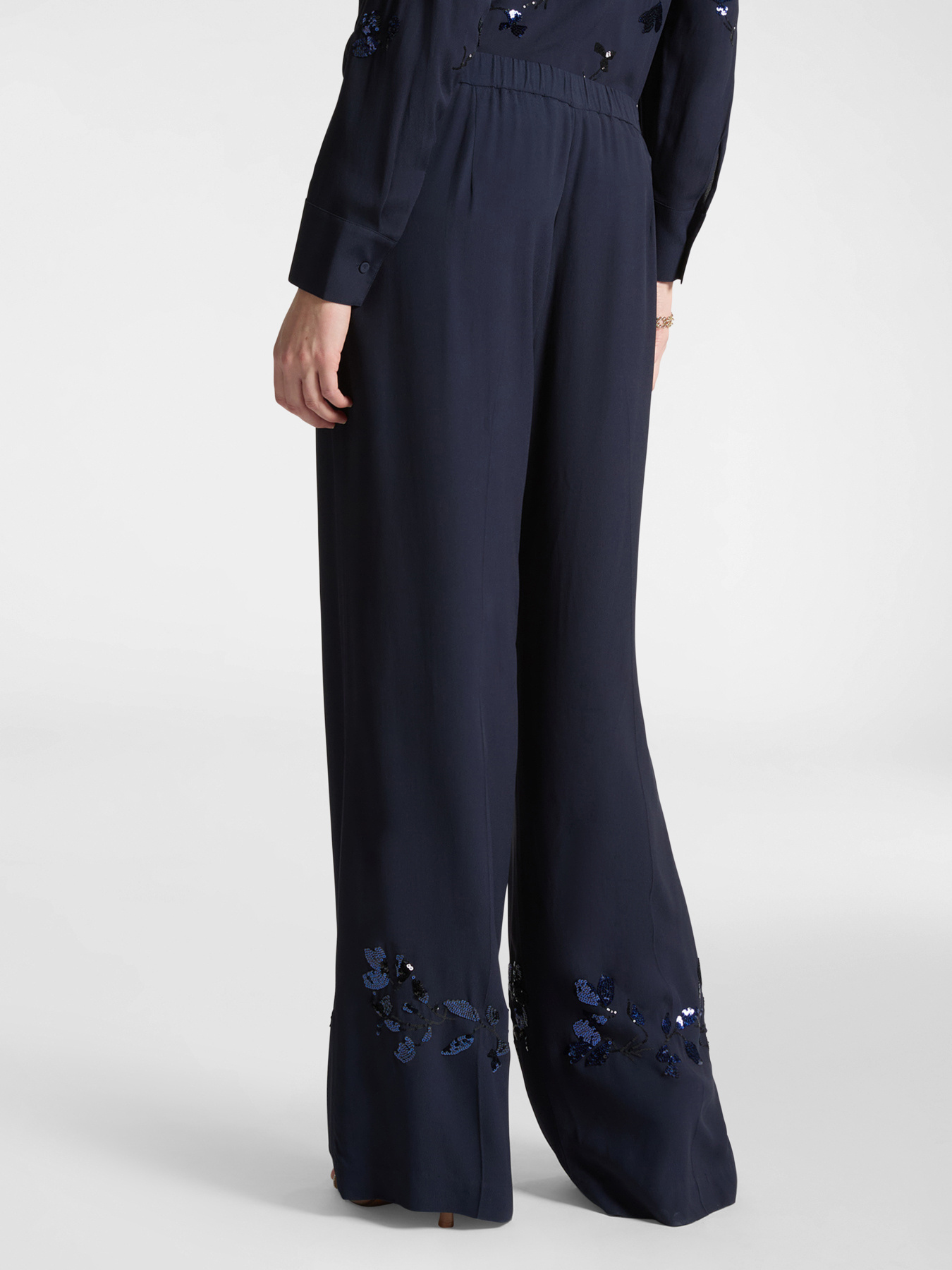 Pantaloni ricamati image number 1