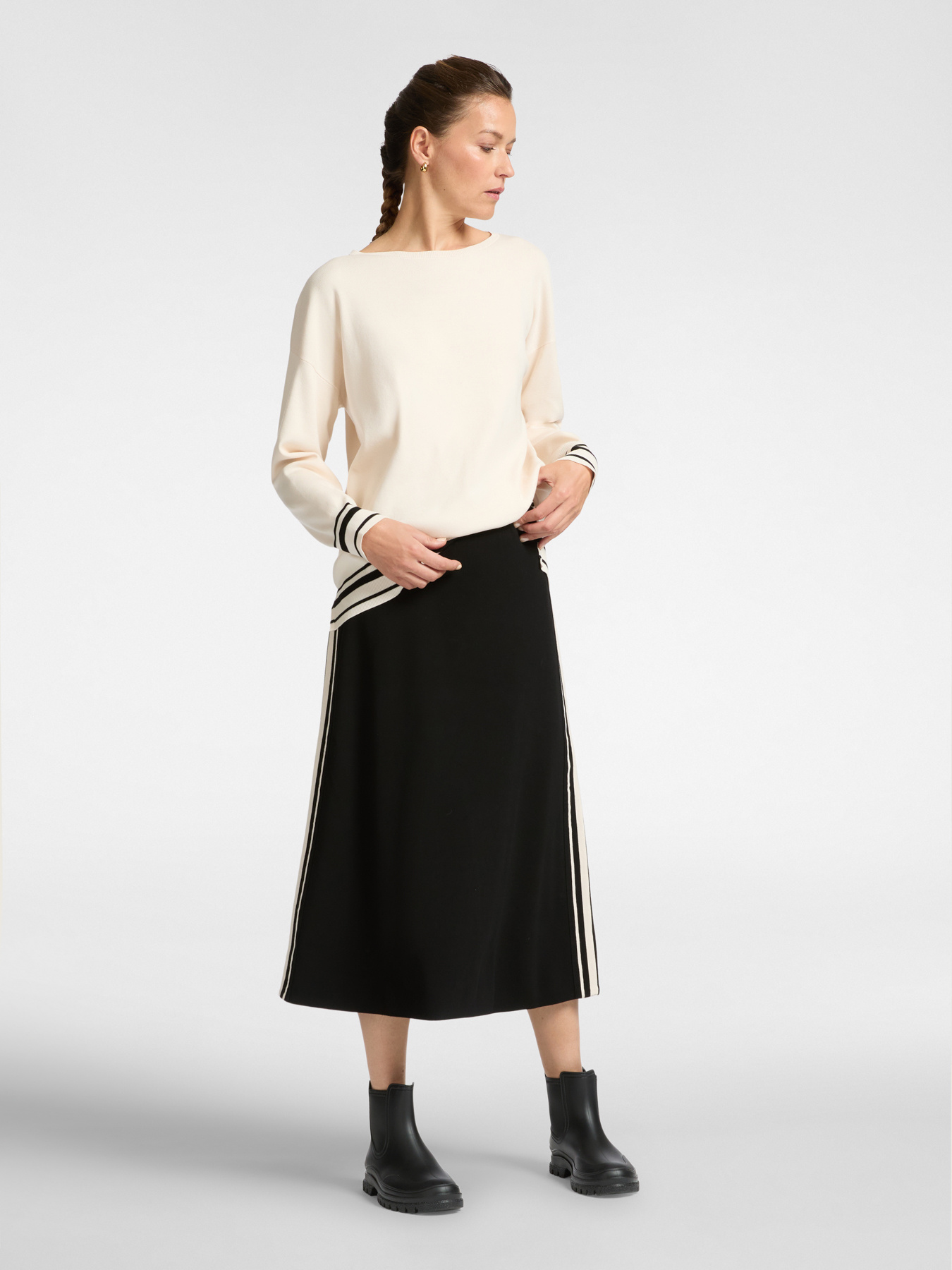 Pullover mit gestreiften Kanten image number 2