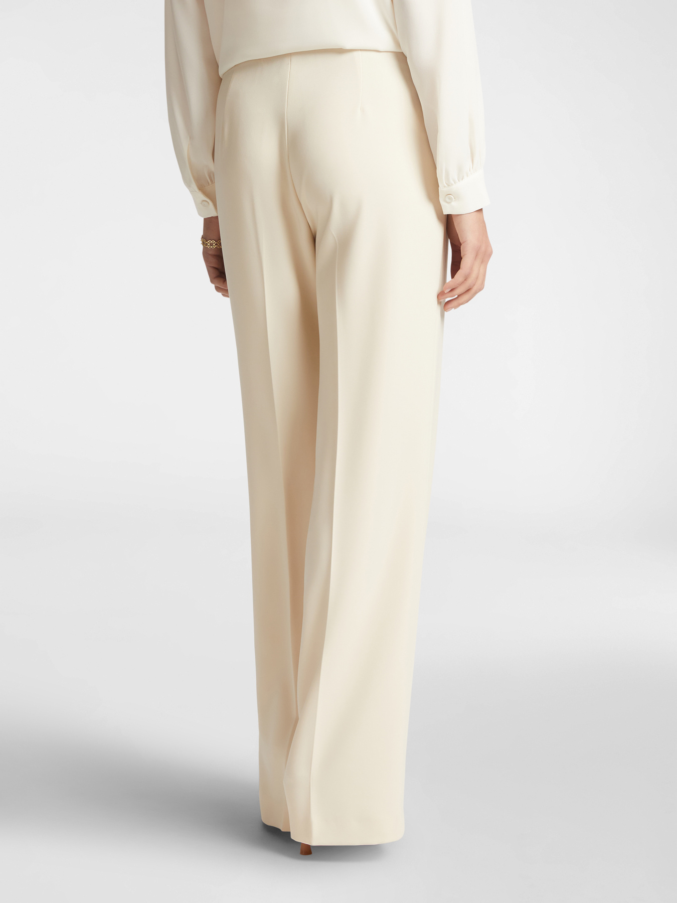 Pantaloni eleganti a palazzo image number 1