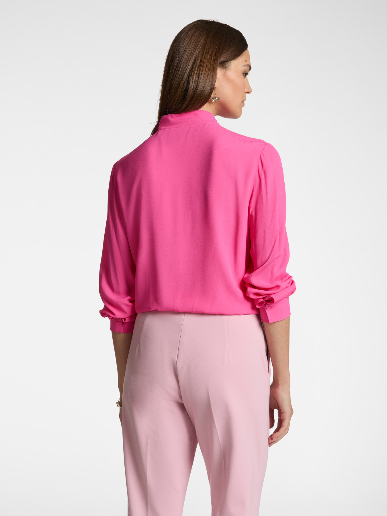 Blusa in Crêpe de Chine con volants davanti image number 1