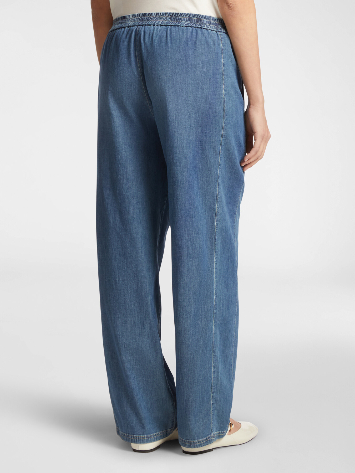 Jeans pull on, "Carol" image number 1