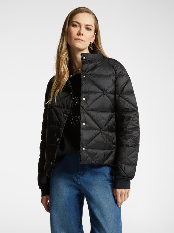 Piumino leggero in nylon riciclato