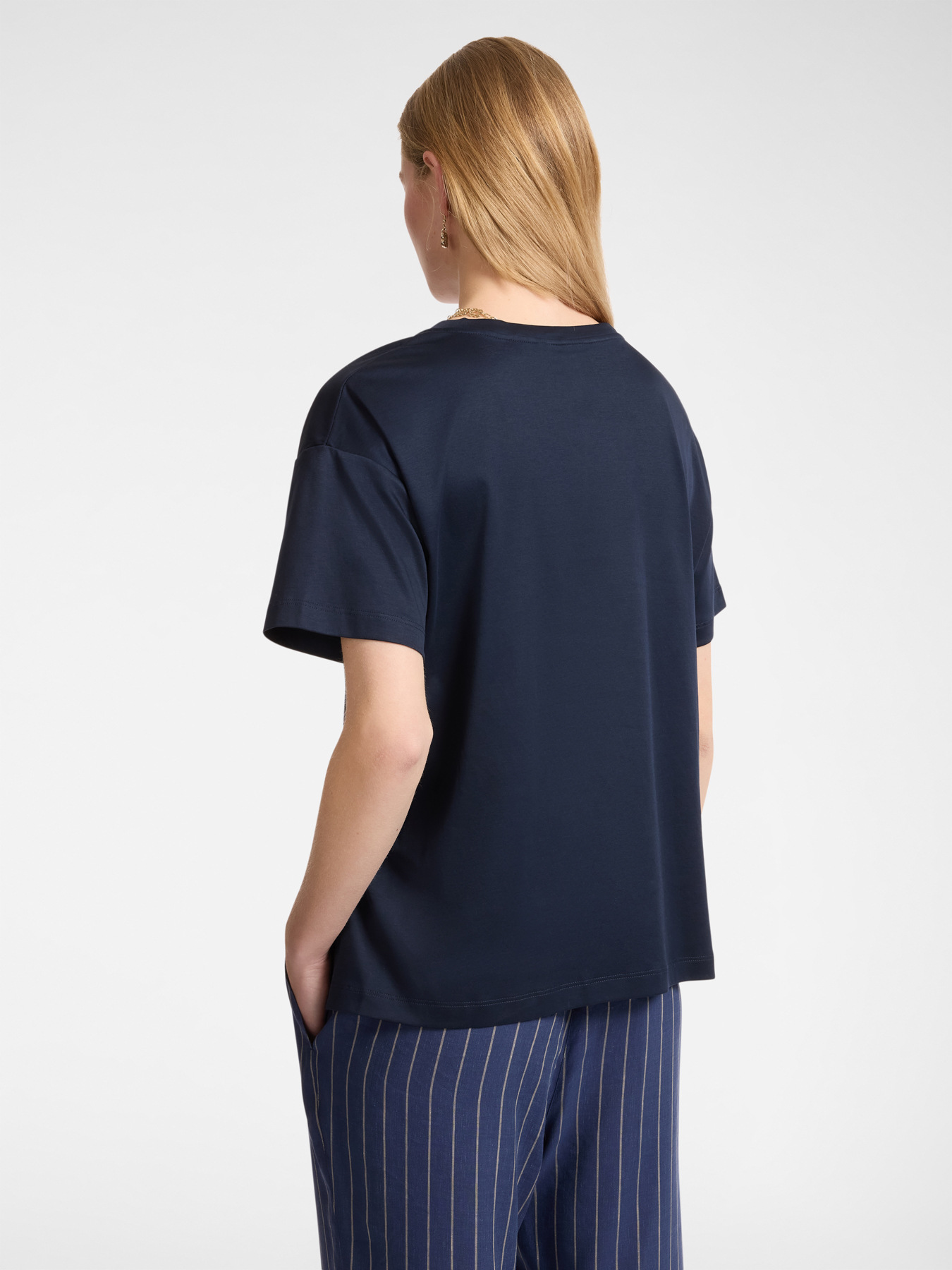 T-shirt con bottoni sugli spacchi image number 1