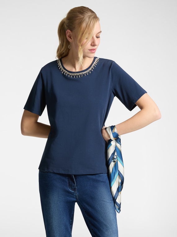 T-shirt ricamata
