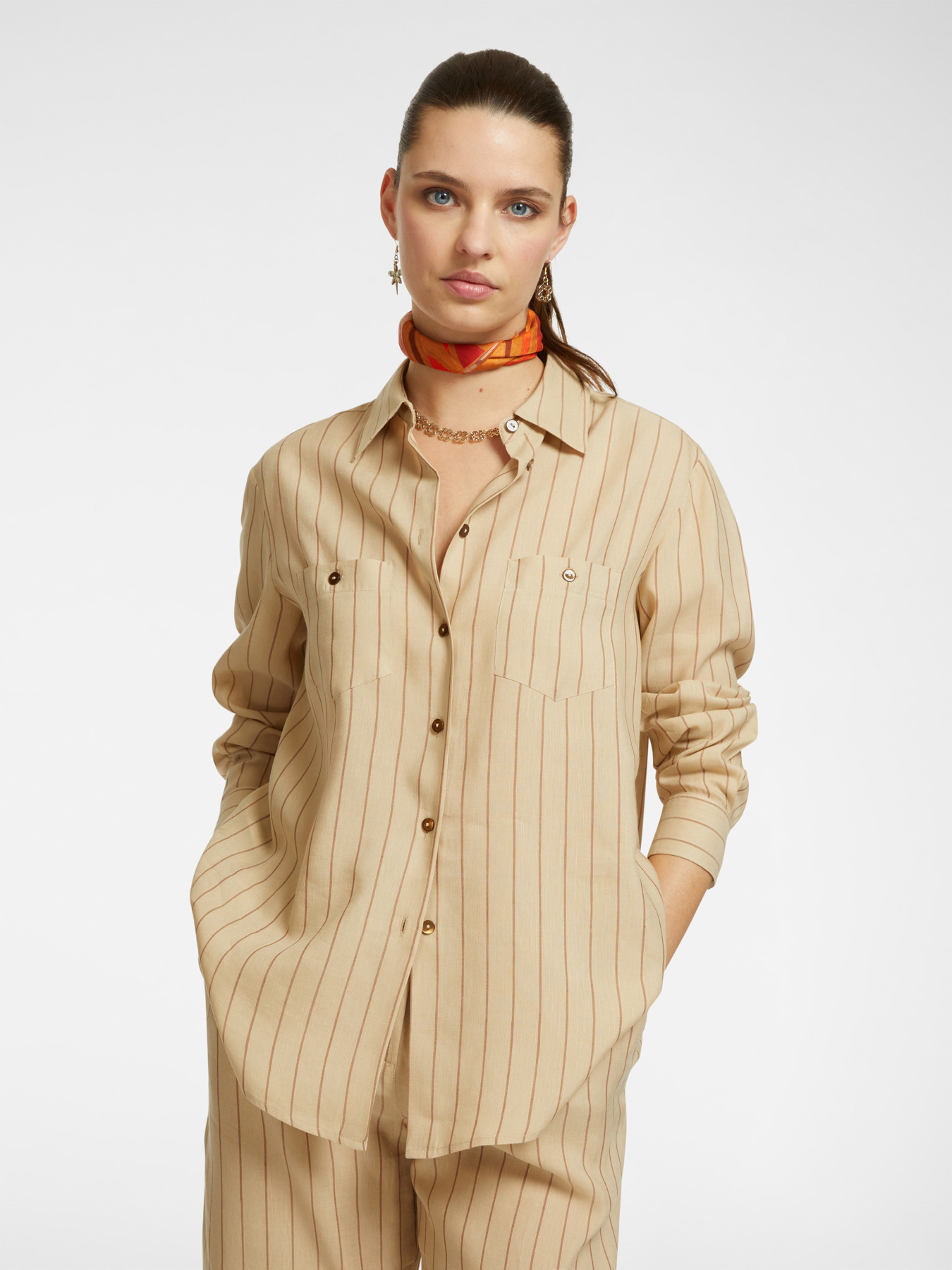 Camicia gessata con taschini image number 0