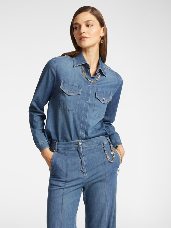 Camicia in chambray con collana