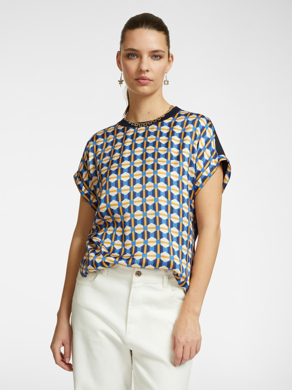 T-shirt con davanti stampato