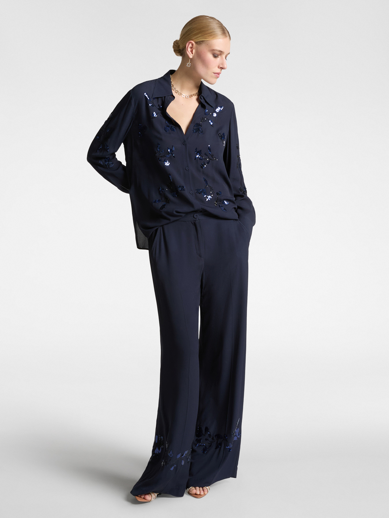 Pantaloni ricamati image number 0