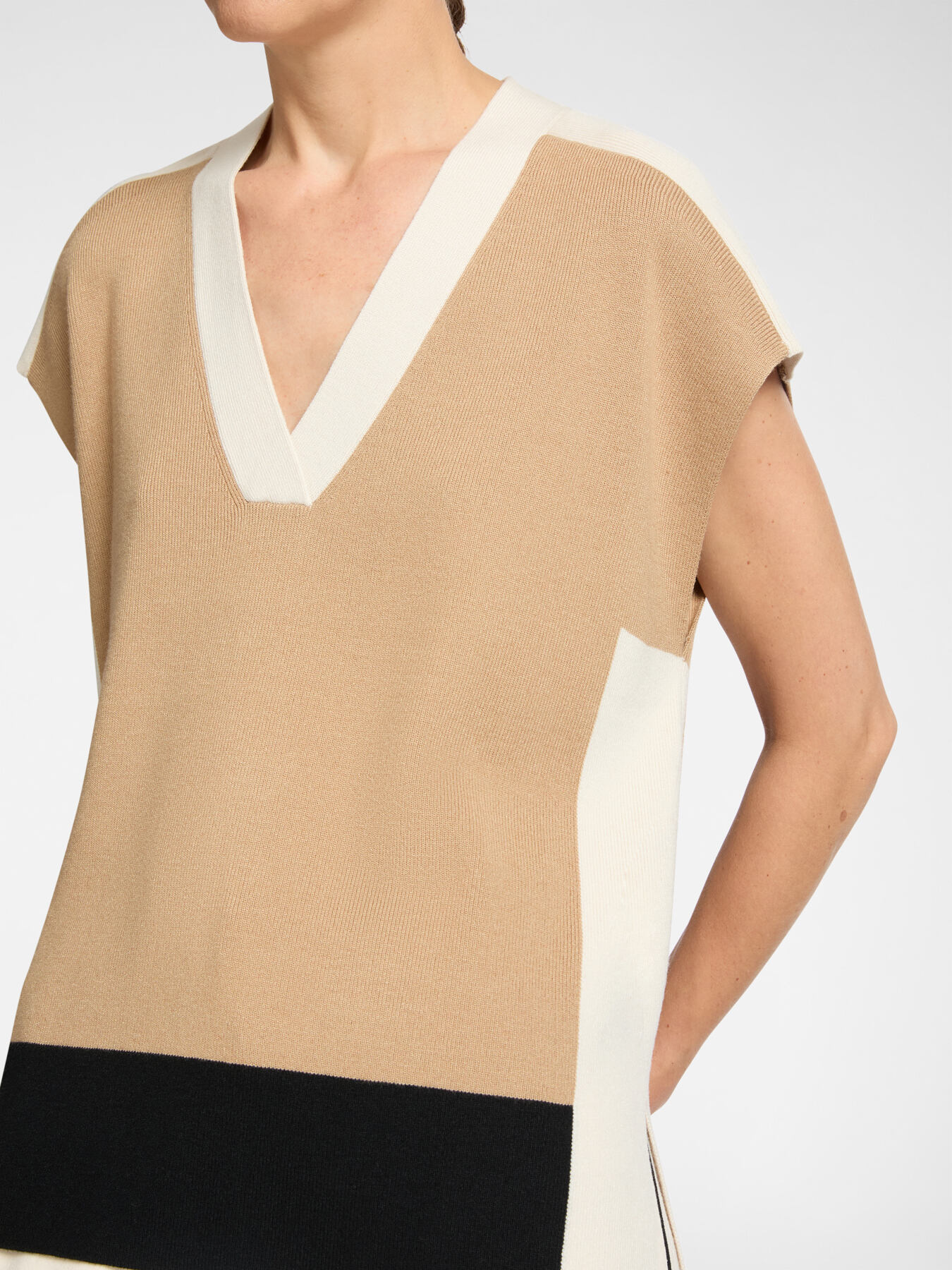 V-Ausschnitt-Weste image number 2
