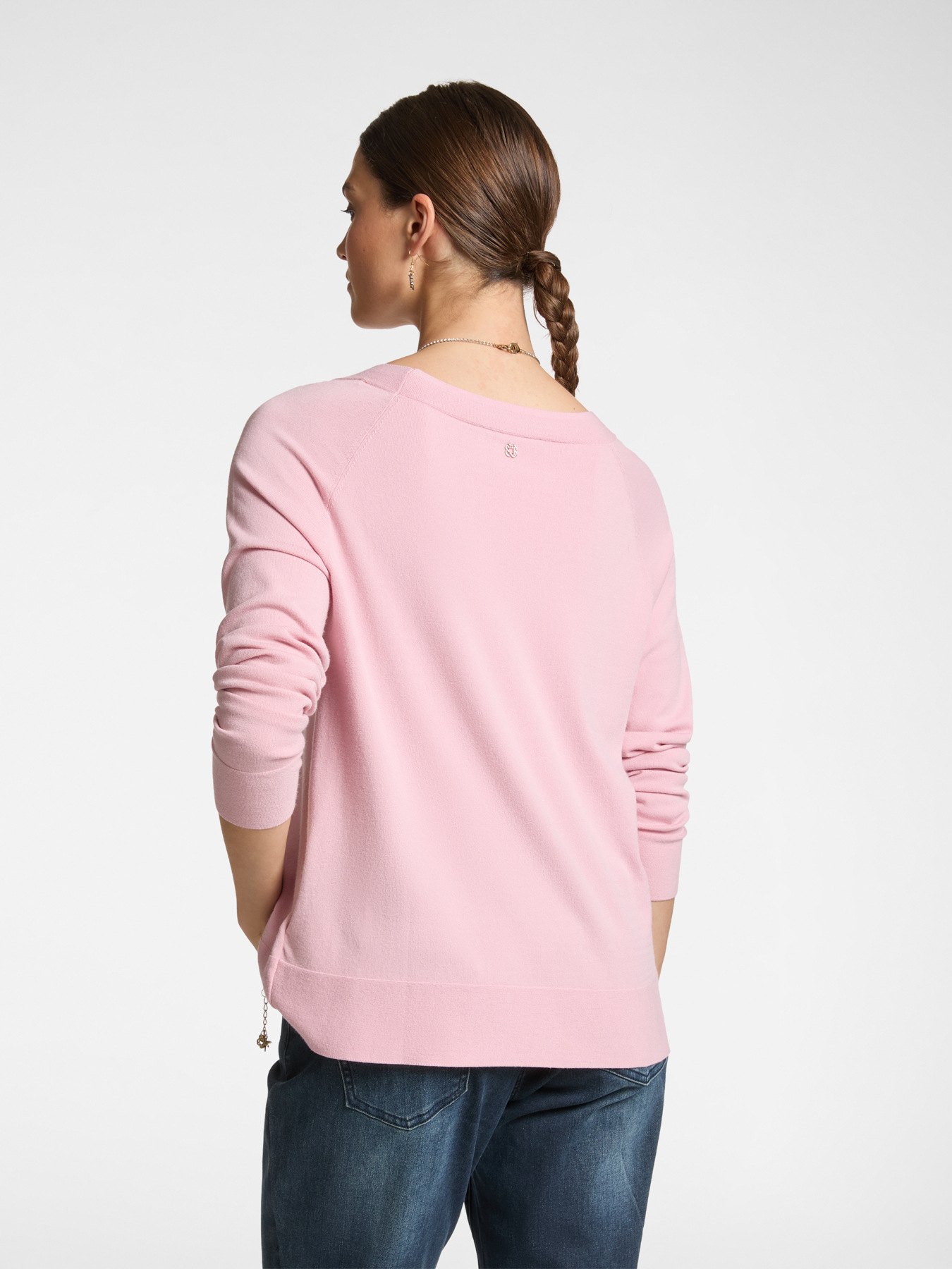 Maglia con scollo a barchetta image number 1