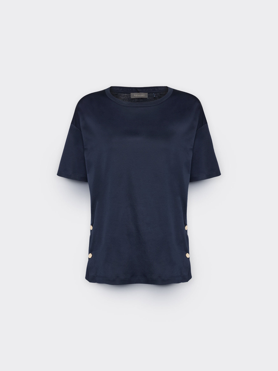 T-shirt con bottoni sugli spacchi