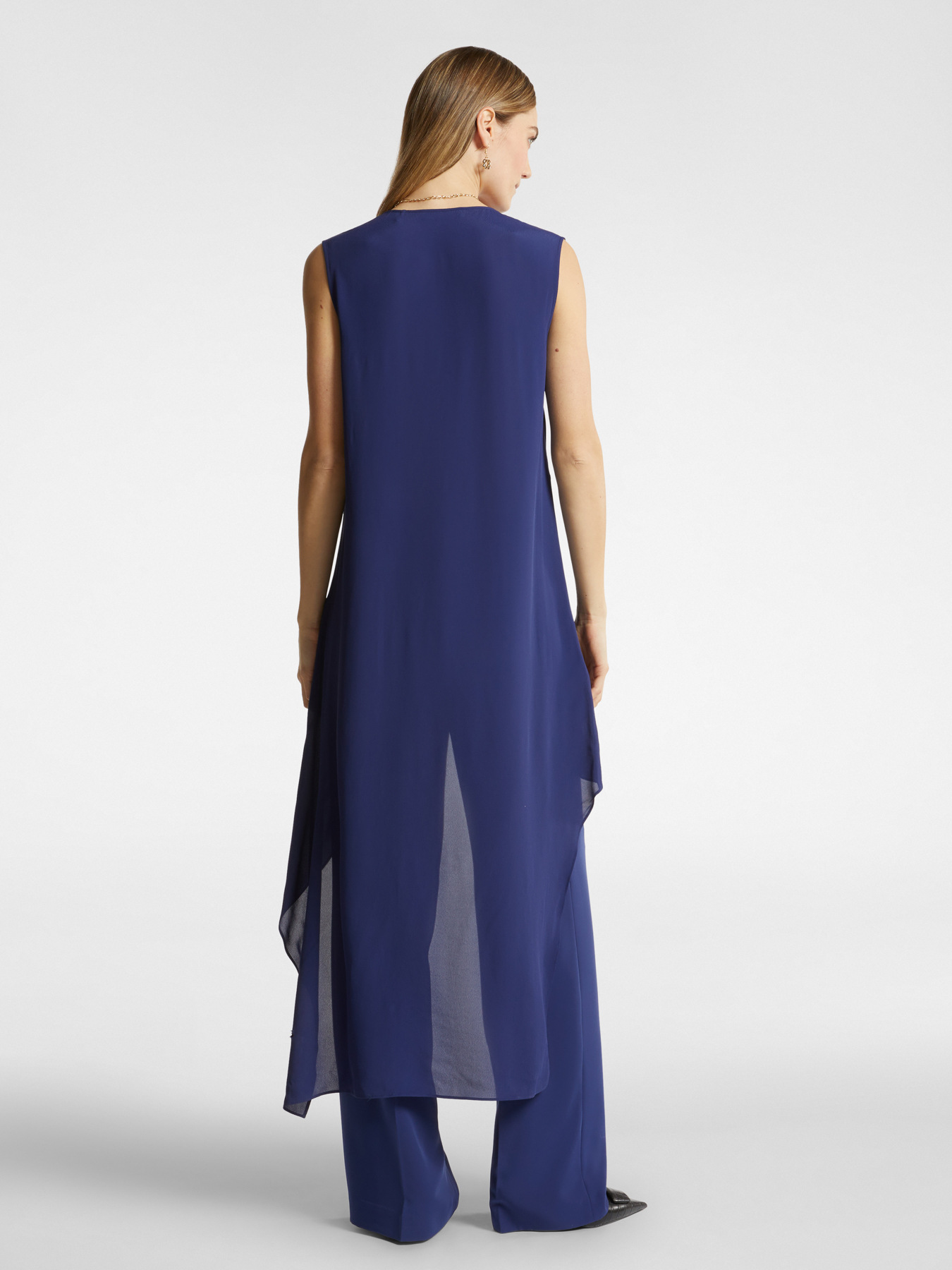 Completo elegante con pantaloni image number 1