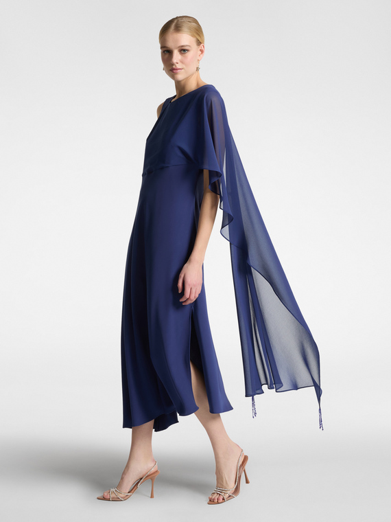 Abito lungo elegante con stola