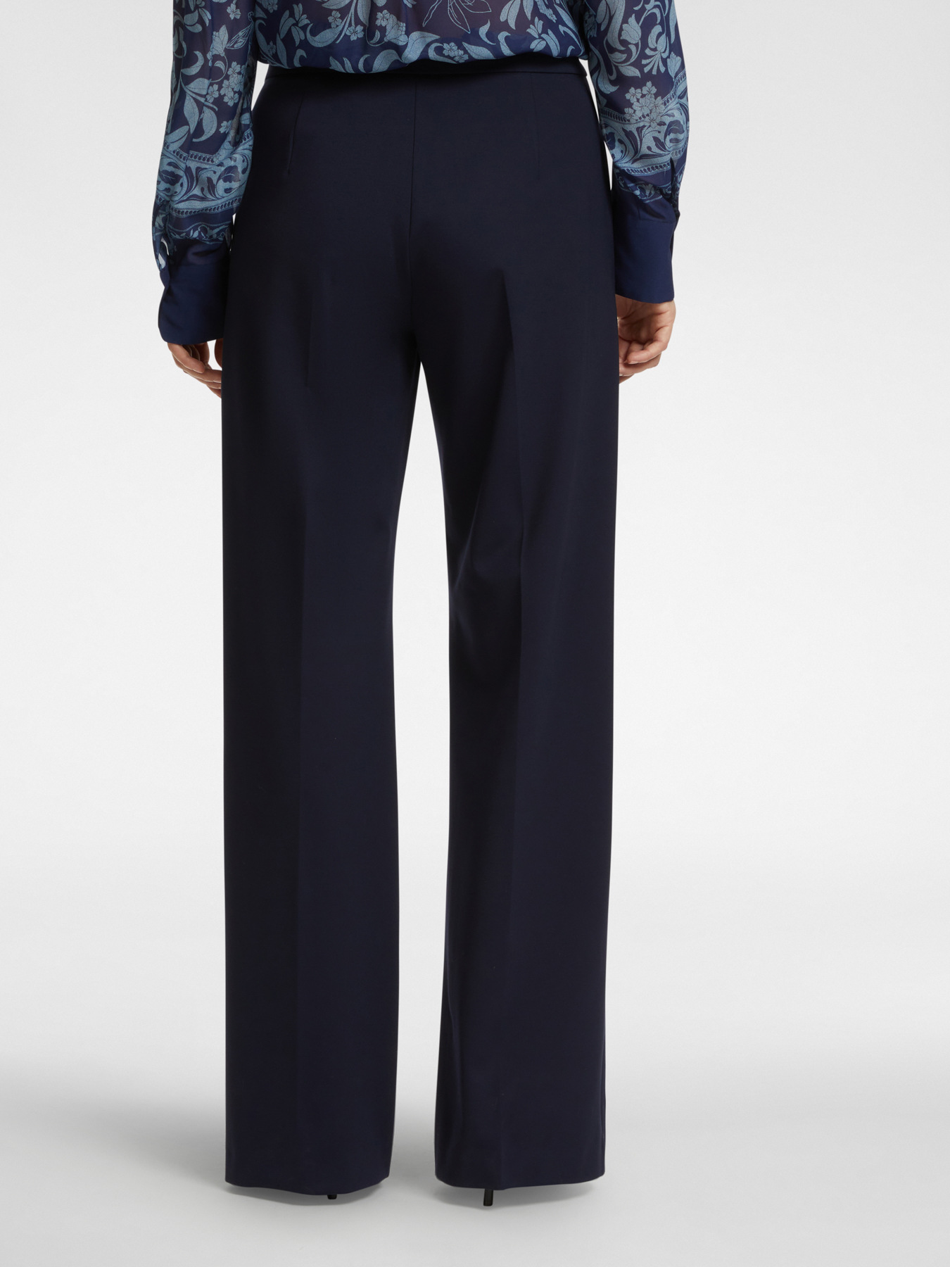 Pantaloni maschili in punto Milano image number 1