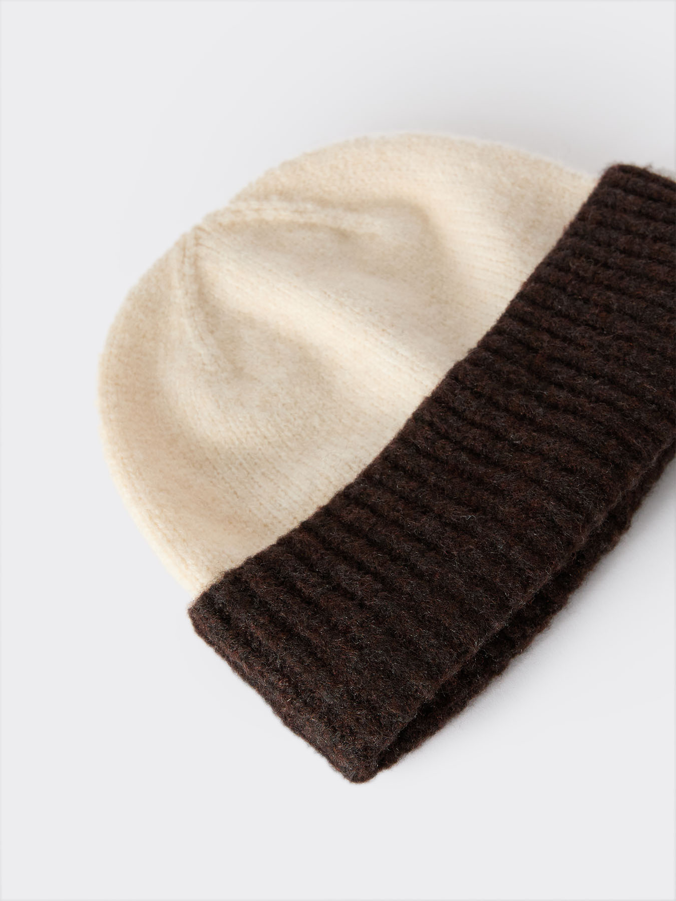 Berretto bicolore image number 2