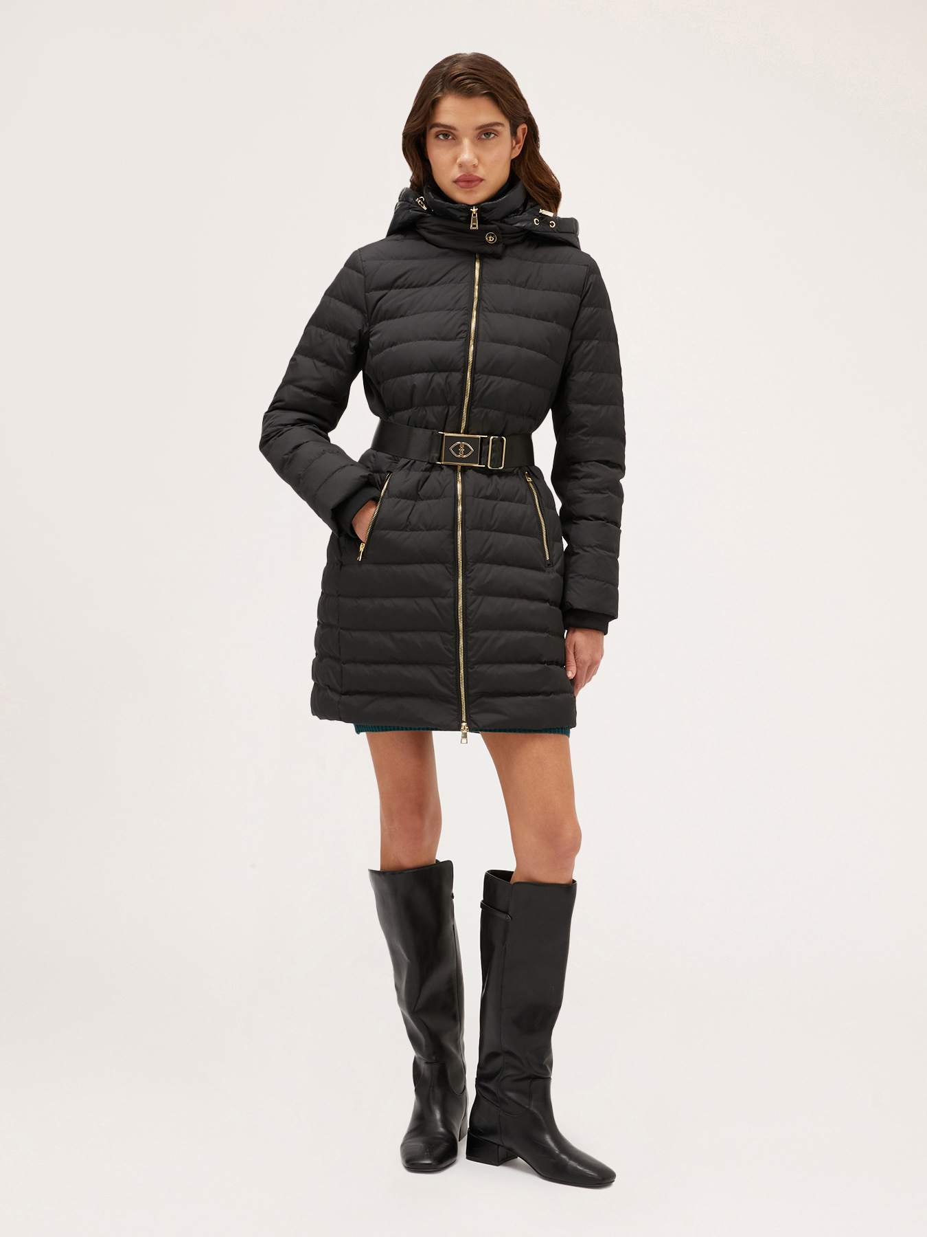 Chaqueta acolchada con capucha image number 2