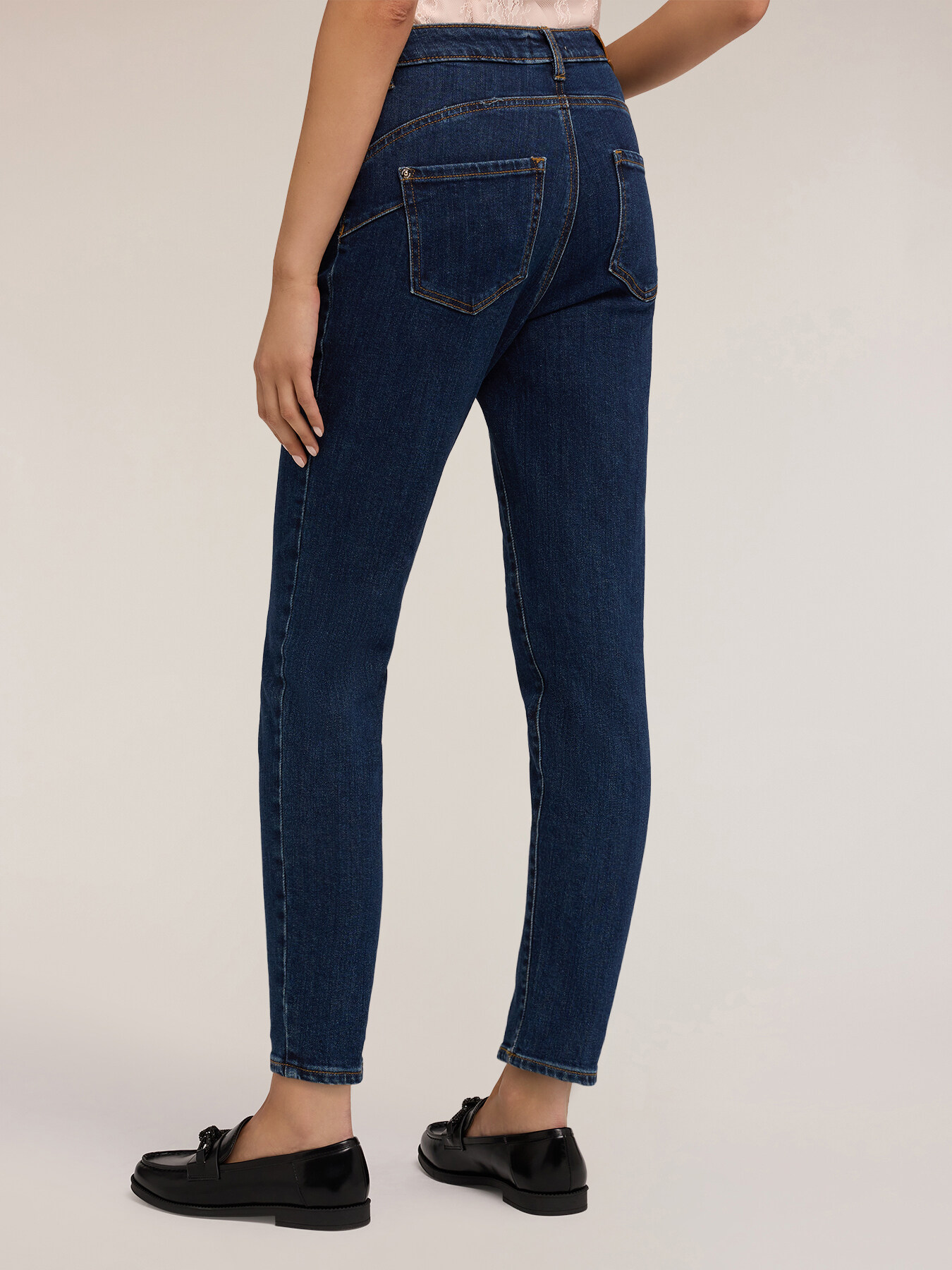 Gisele push-up skinny jeans image number 1