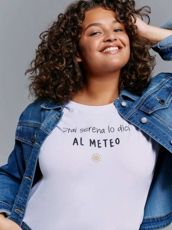 T-shirt in jersey con frase divertente