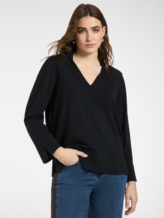 V-neck jumper with collar