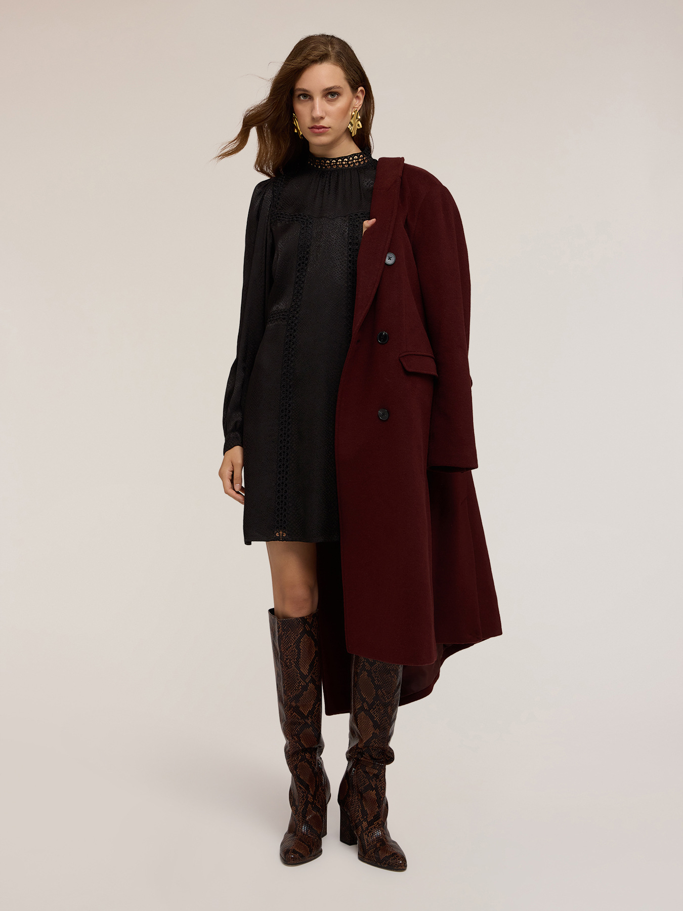 High-neck jacquard dress image number 2