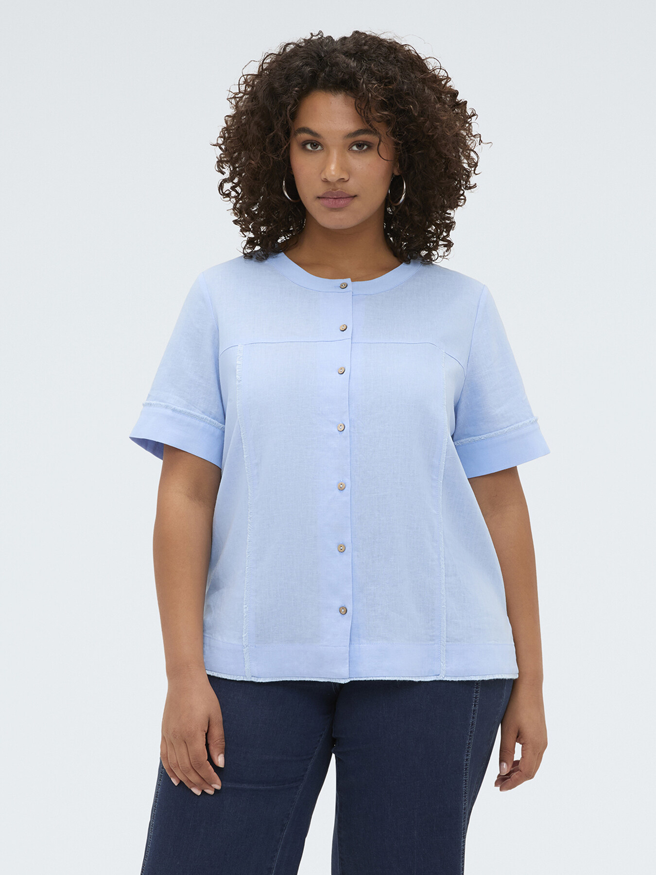 Camicia girocollo in misto lino e viscosa image number 2