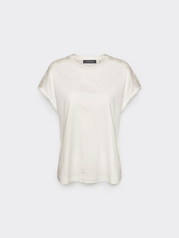 T-shirt com inserção em renda nos ombros