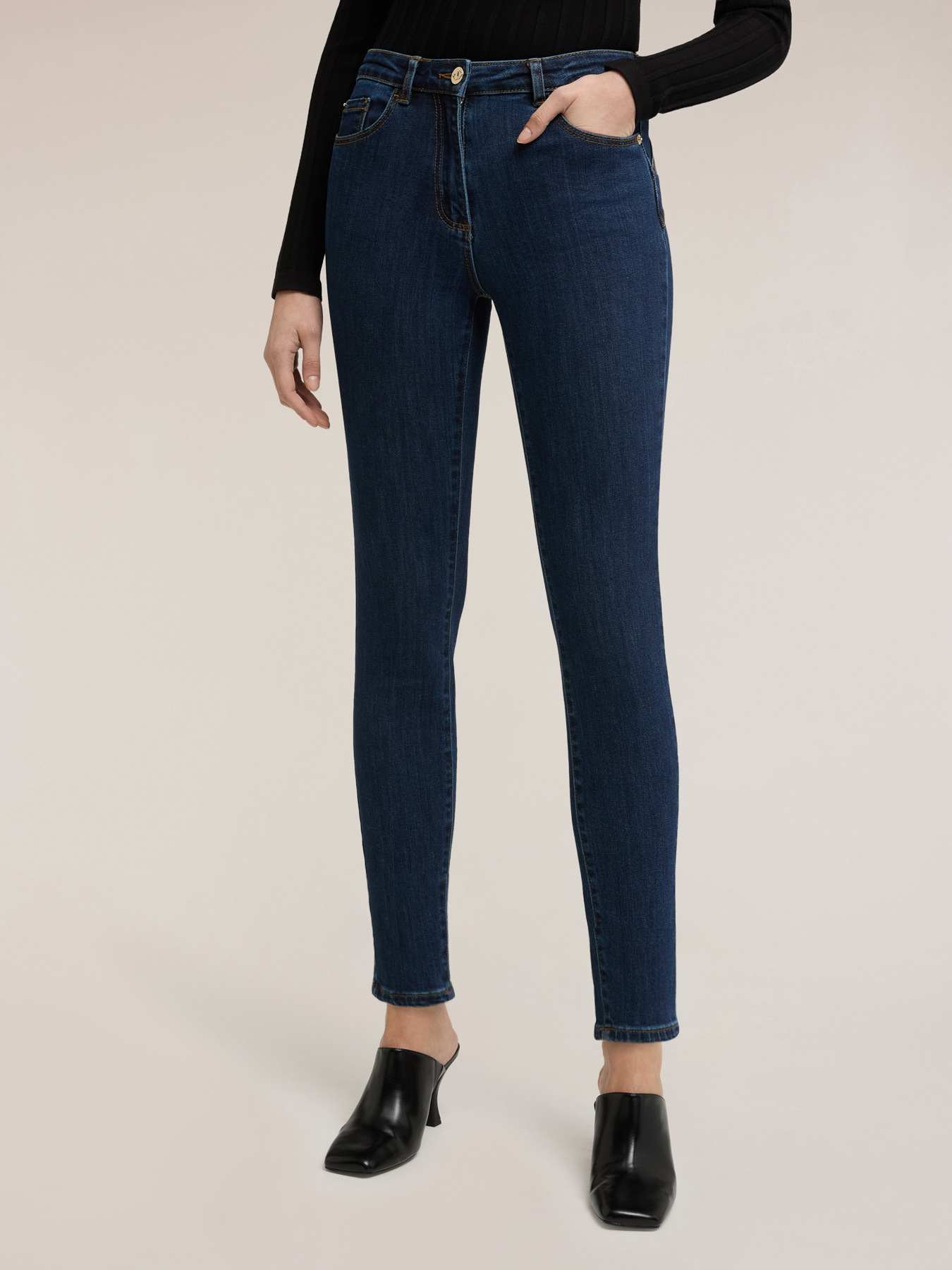 Gisele skinny push-up jeans image number 2