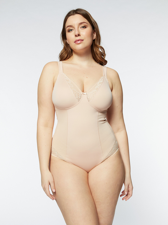 Body Triumph formend K&ouml;rbchengr&ouml;&szlig;e C