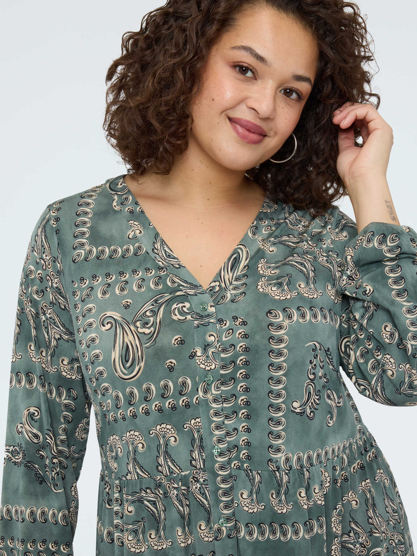Vestido SMILE con estampado paisley image number 3
