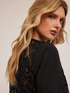 T-shirt in pizzo macramé image number 2