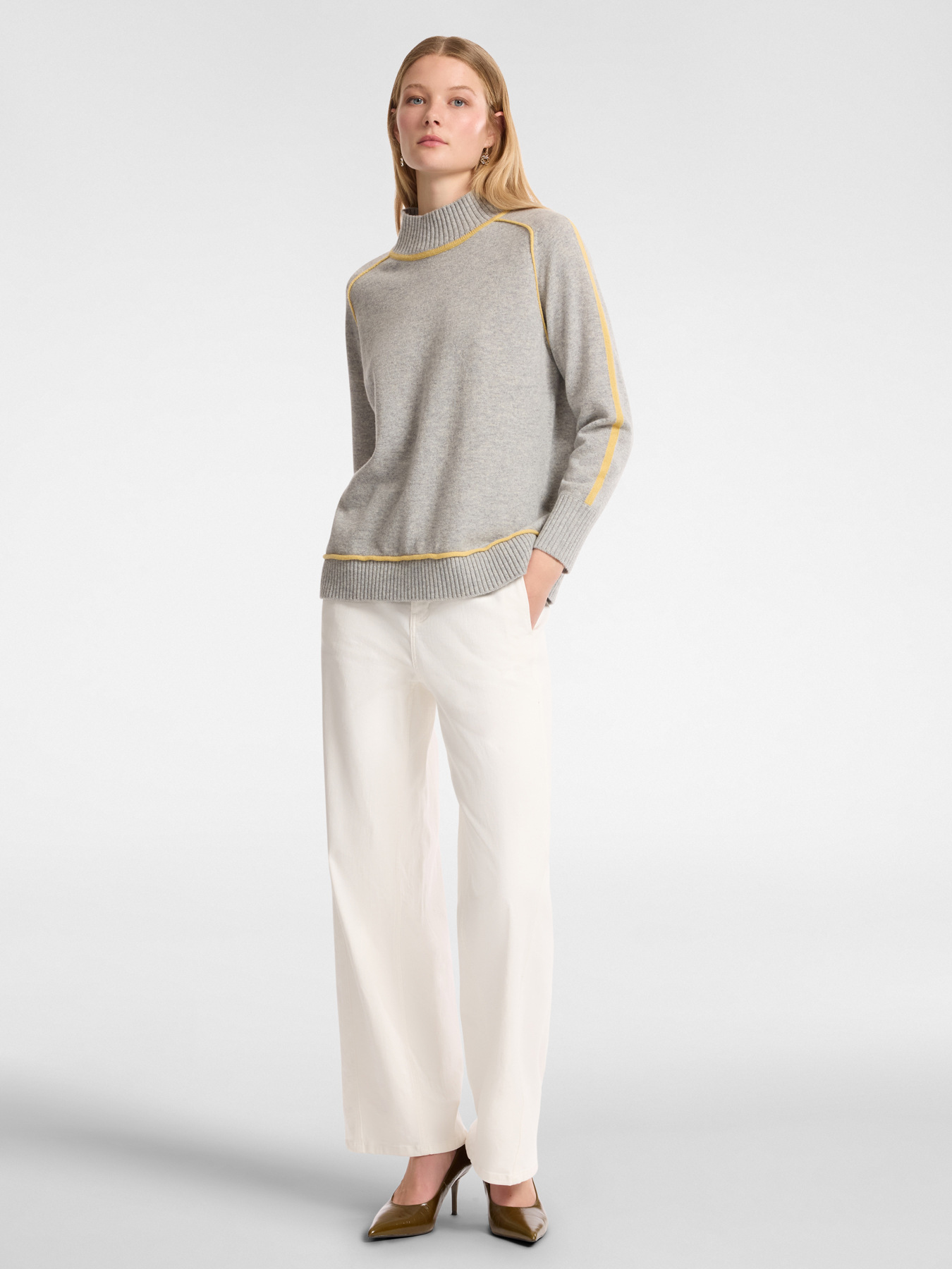 Wool jumper with contrasting edges image number 2