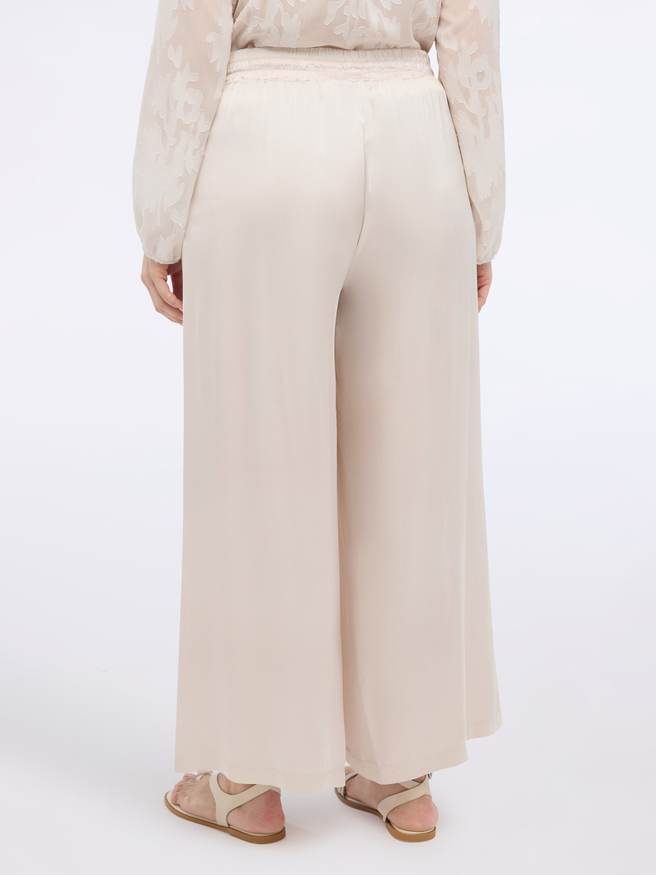 Pantalon jambe large en satin stretch image number 1