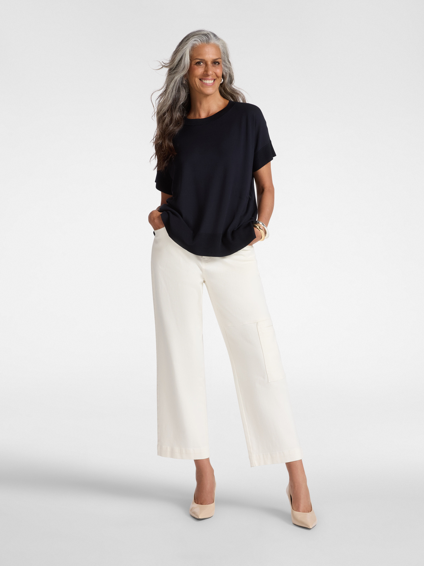 Short-sleeved viscose blend top image number 2