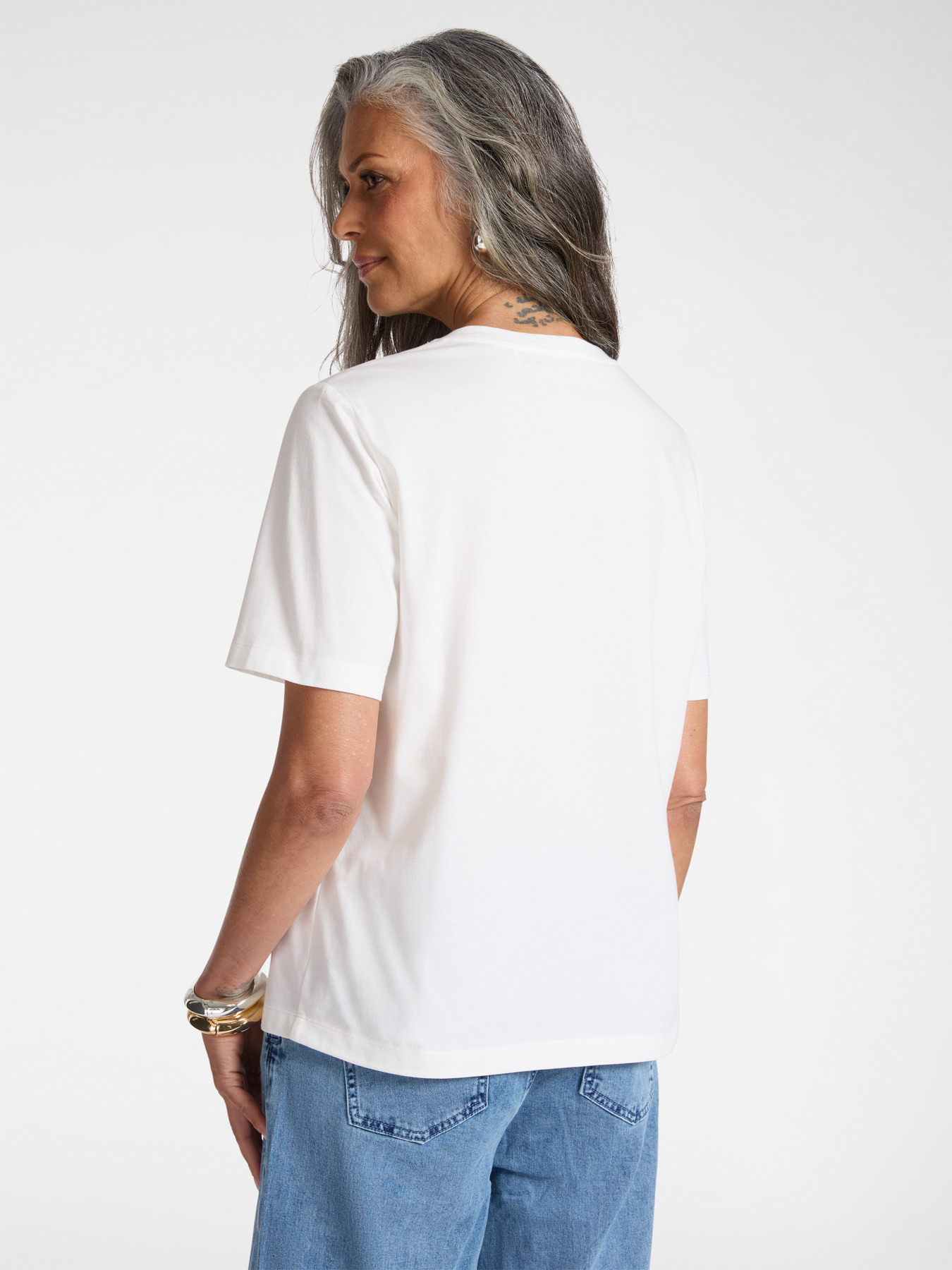 T-shirt com bordado floral image number 1