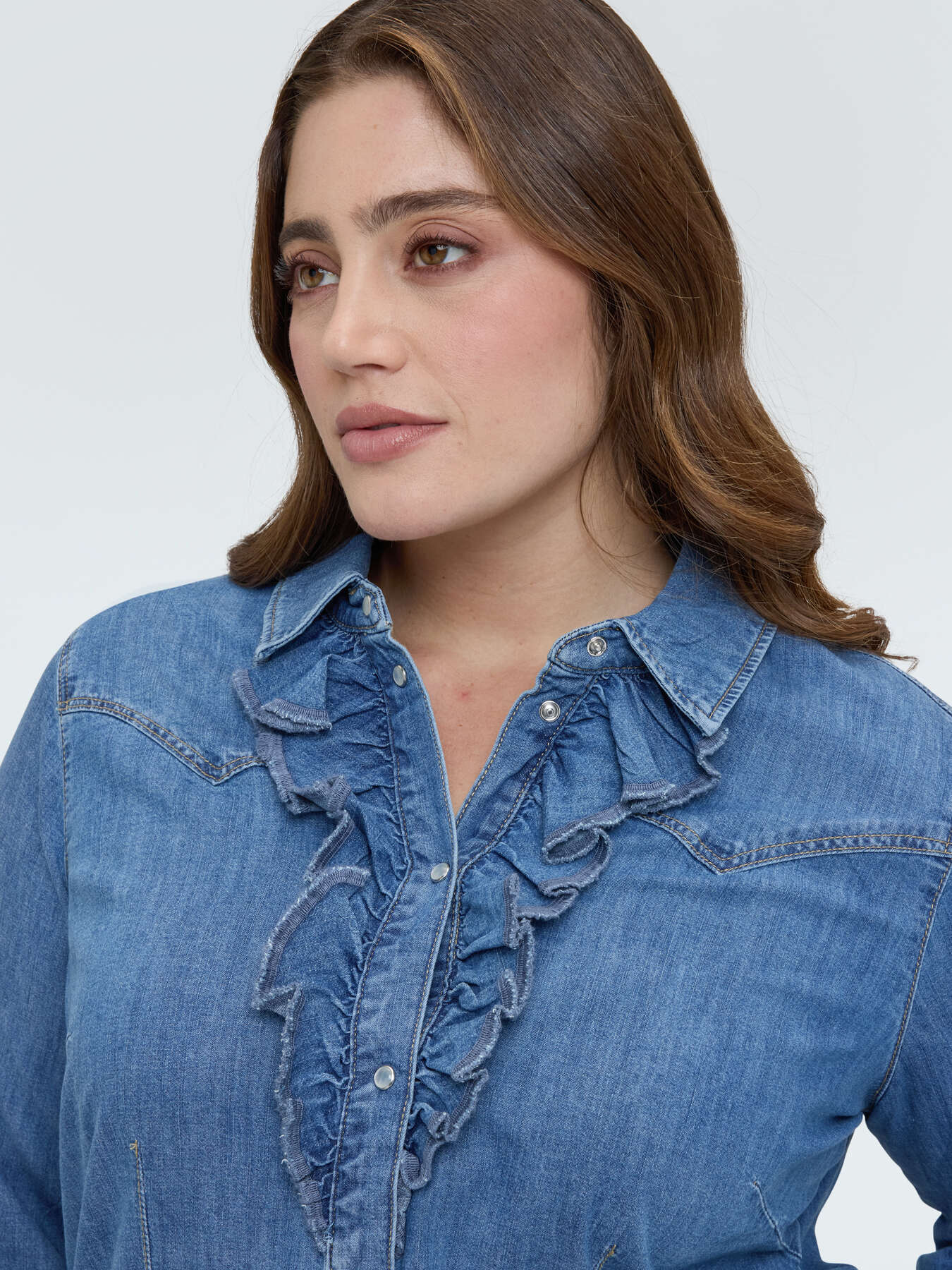 Chemise en denim avec volants image number 2