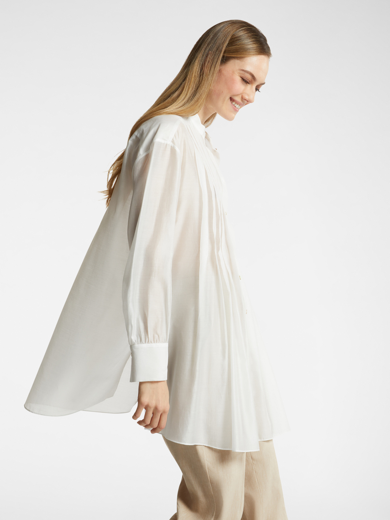 Long shirt with pleats image number 3