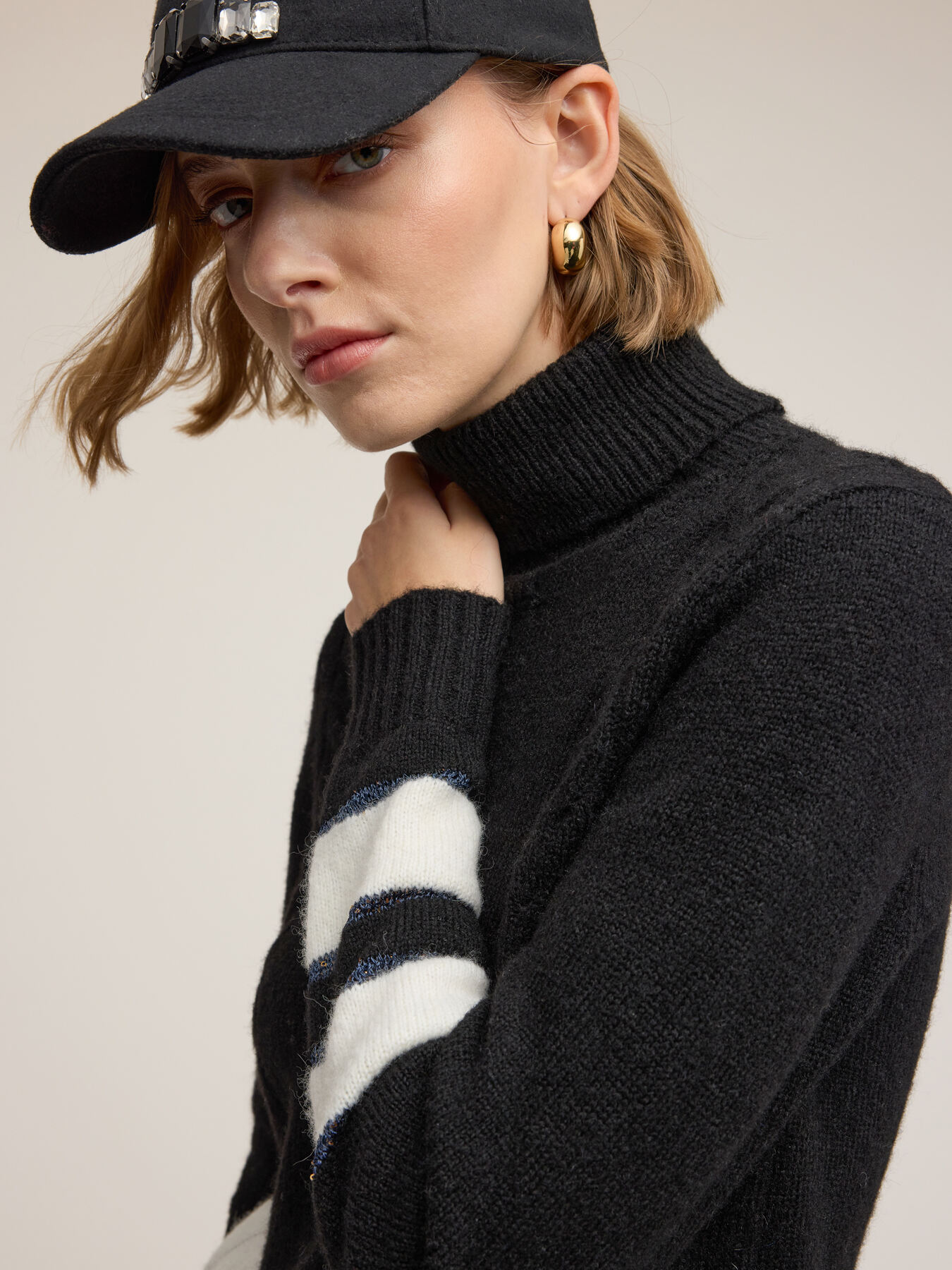 Zopfmuster-Rollkragenpullover aus Wollmischung image number 3