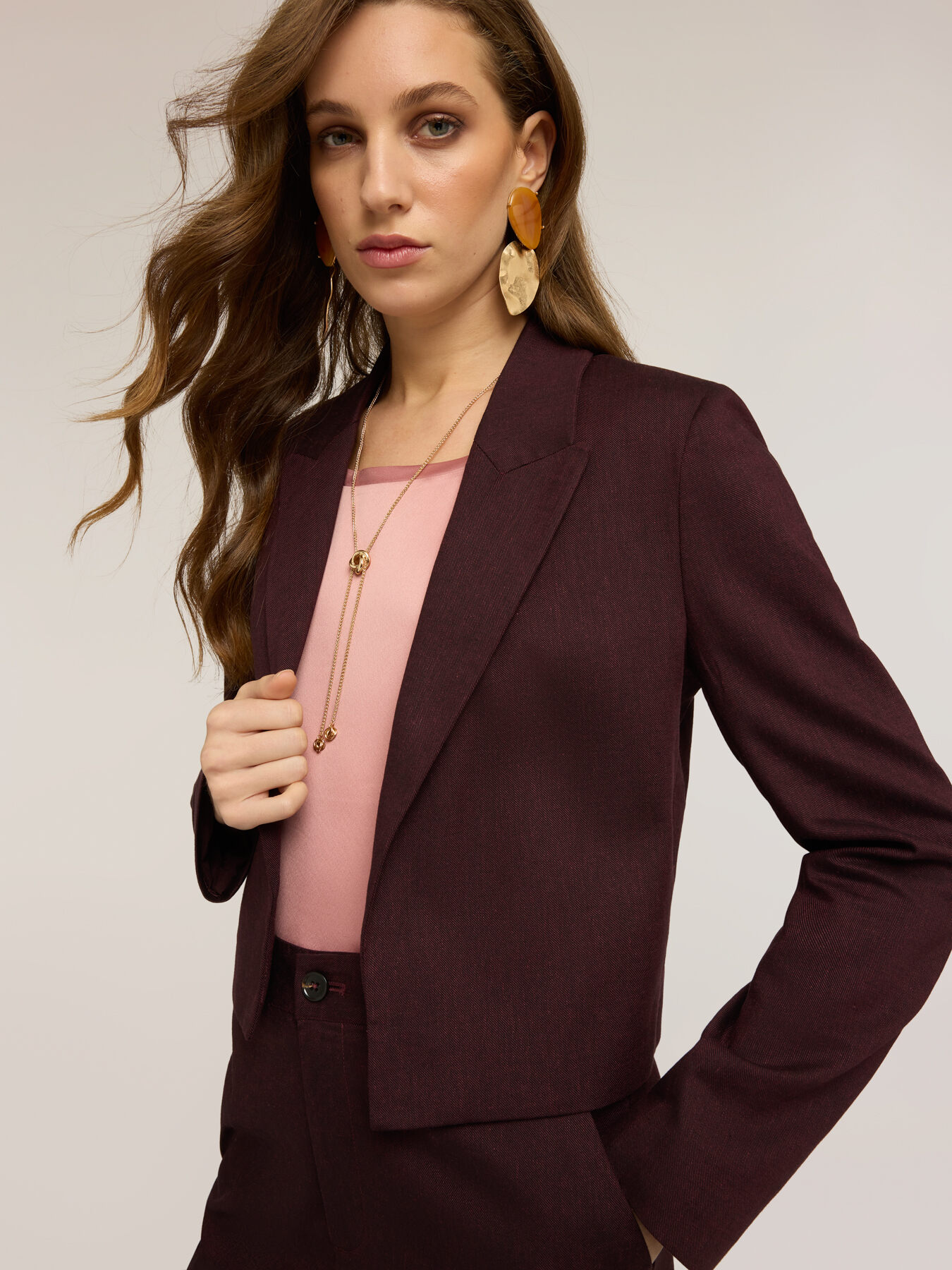 Short linen blend jacket image number 3