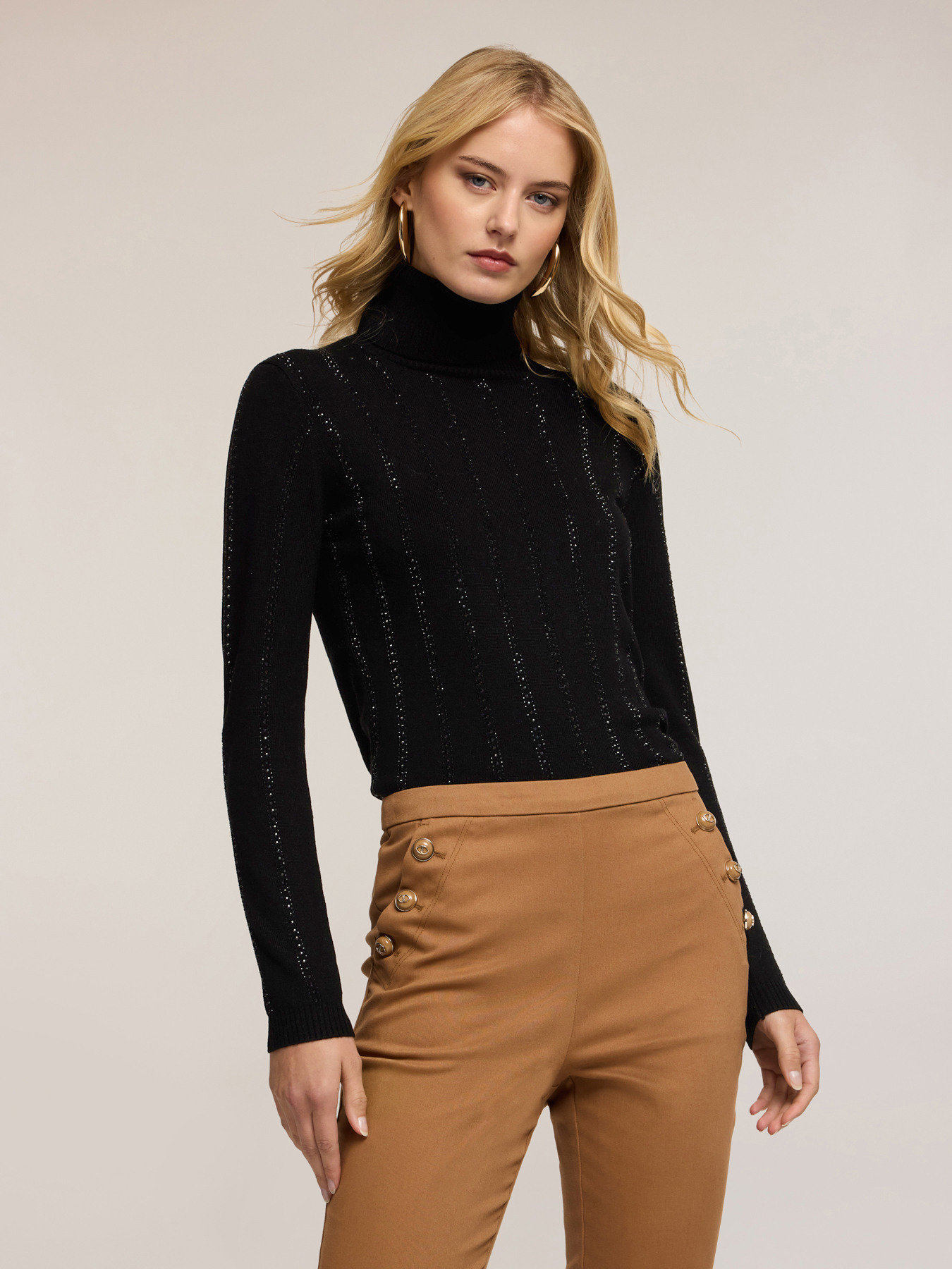 Pull col roulé en maille avec strass image number 2