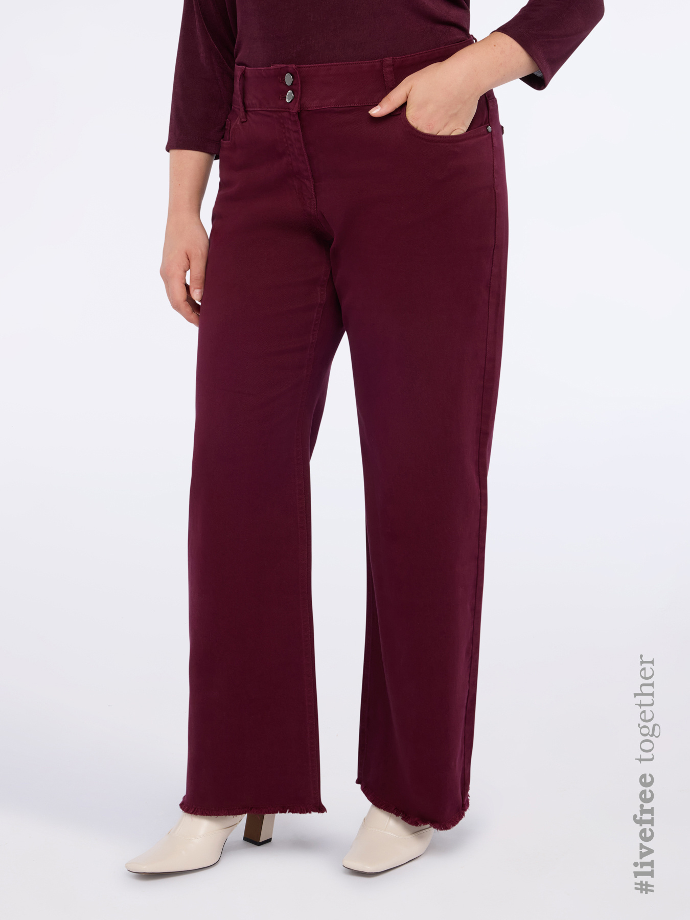 New regular fit jeans in burgundy image number 0