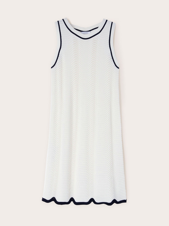 Wavy stitch knit dress