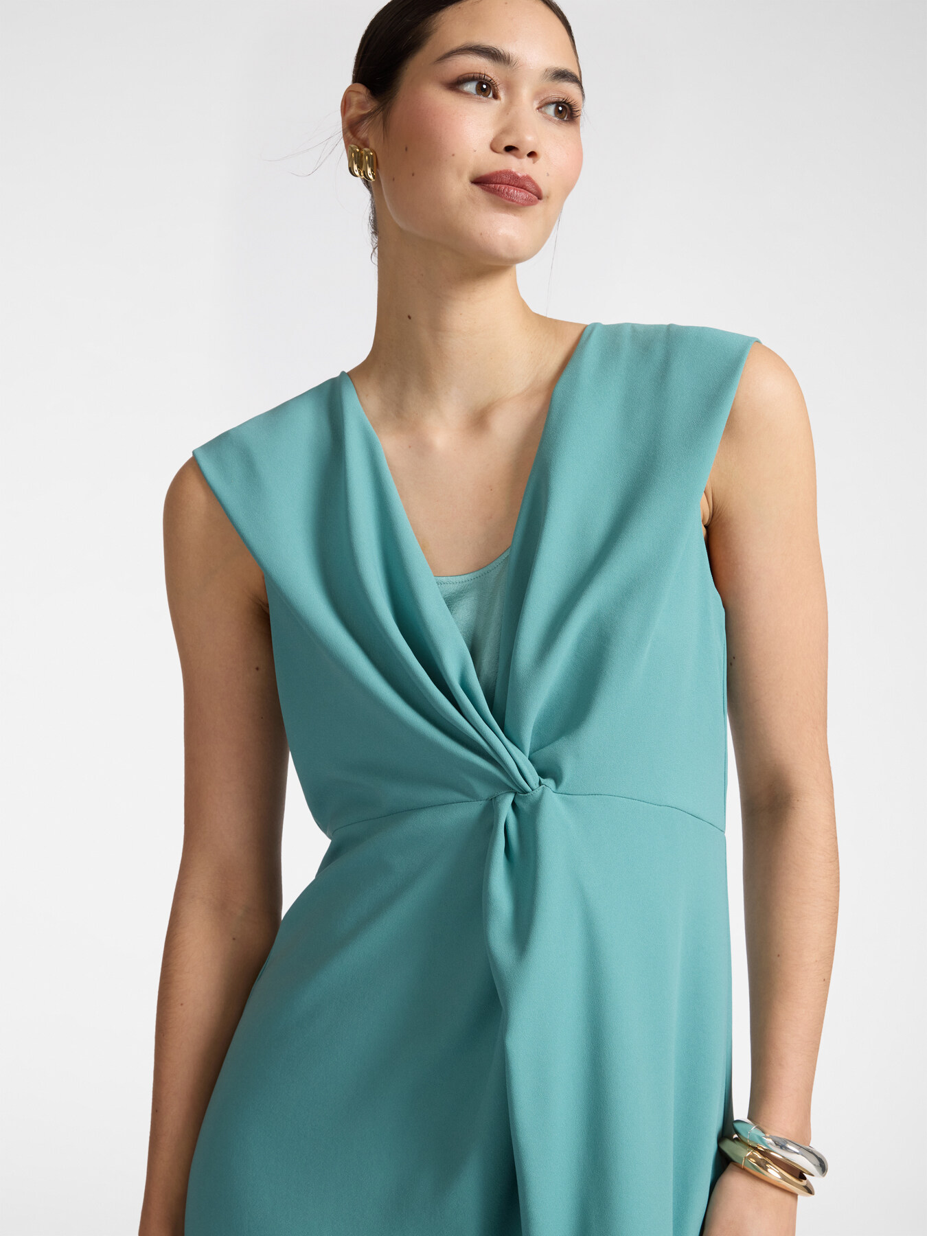 Dress with front knot image number 3