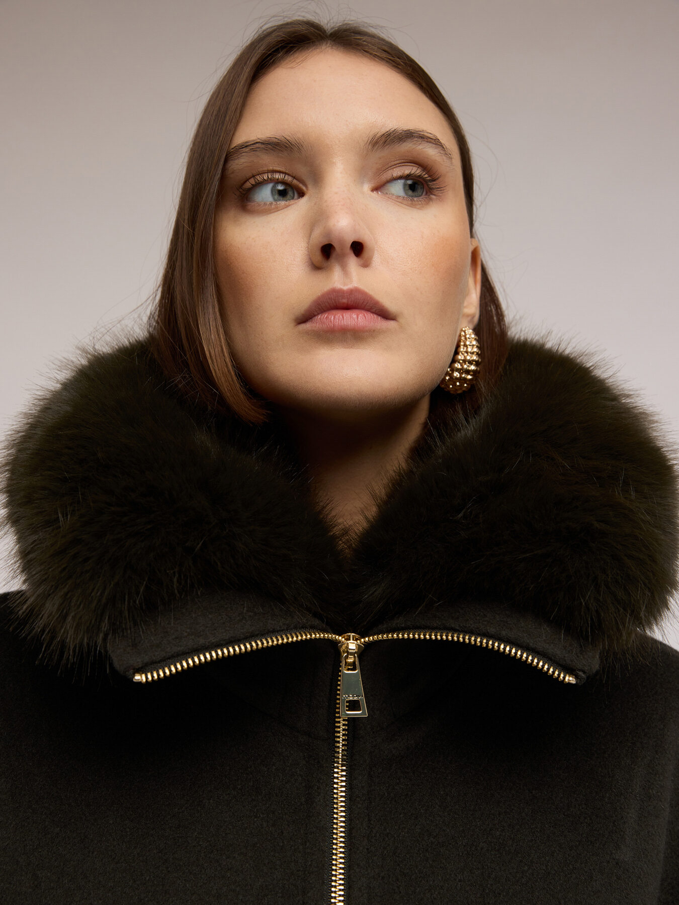 Mixed wool coat with removable collar image number 3