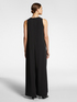 Conjunto elegante con mono y capa image number 1