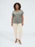 T-Shirt aus Baumwolle mit Blumenapplikation image number 2