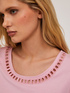 T-shirt con scollatura ricamata image number 2