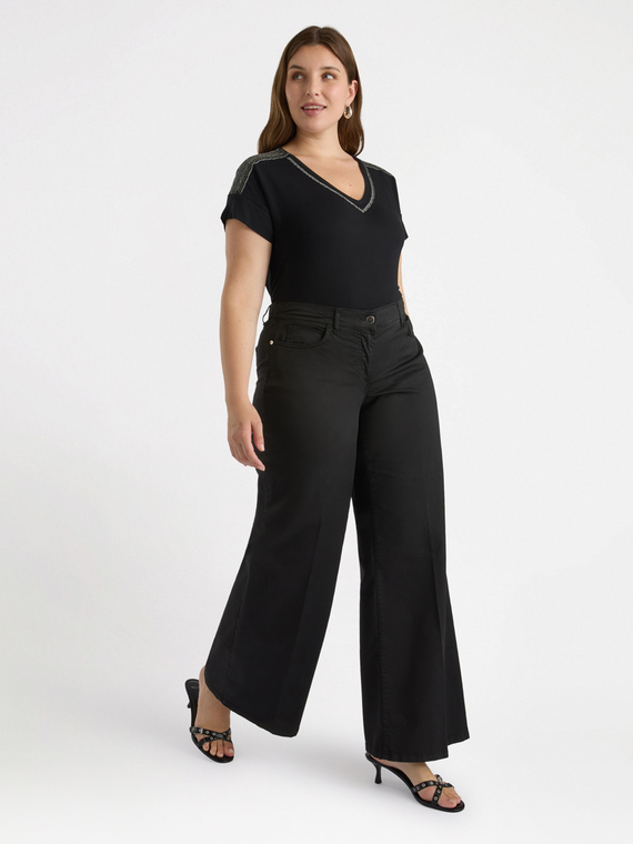 Wide leg trousers