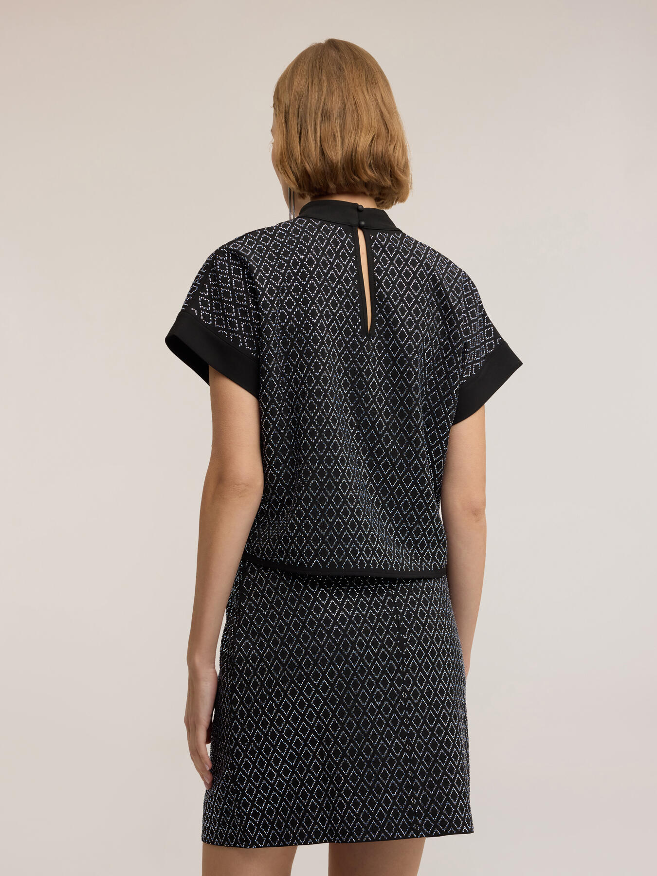 Blouse en jersey avec application g&eacute;om&eacute;trique de strass image number 1