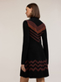 Robe courte en maille avec motif chevron image number 1