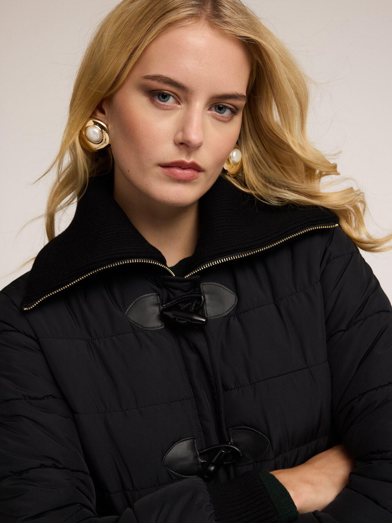 Down jacket with knit collar image number 3